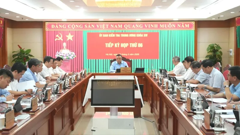 Ủy ban Kiểm tra Trung ương thi hành kỷ luật cảnh cáo 8 đảng viên