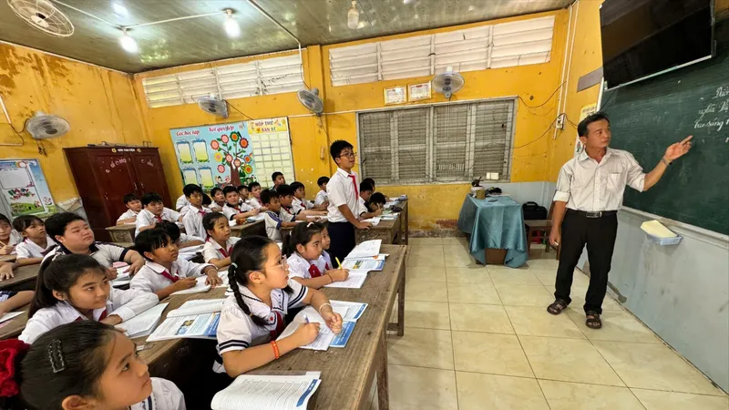 Đồng Tháp: Đến cuối năm 2026, 100% học sinh khó khăn được đến trường