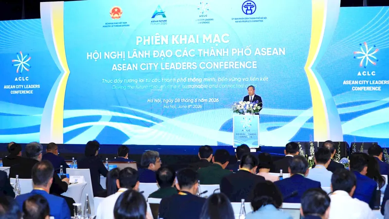 Hội nghị lãnh đạo các thành phố ASEAN ngày 8-6. Ảnh: VIẾT THÀNH.