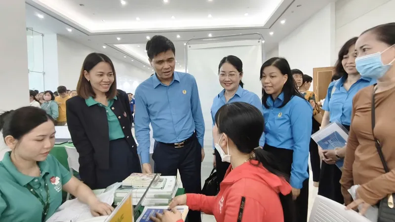 Hơn 2.000 công nhân được khám sức khỏe miễn phí