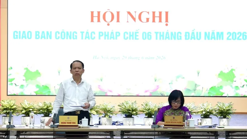 Bộ trưởng Bộ Tư pháp Hoàng Thanh Tùng phát biểu kết luận hội nghị. Ảnh: CẨM HÀ 