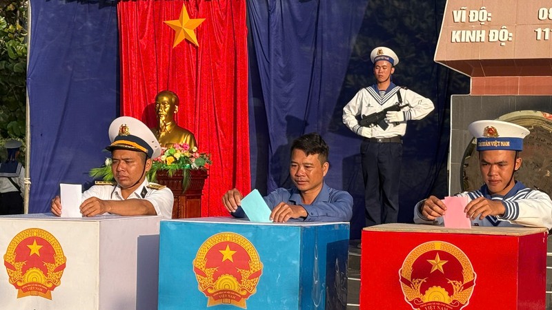 选民进行投票。