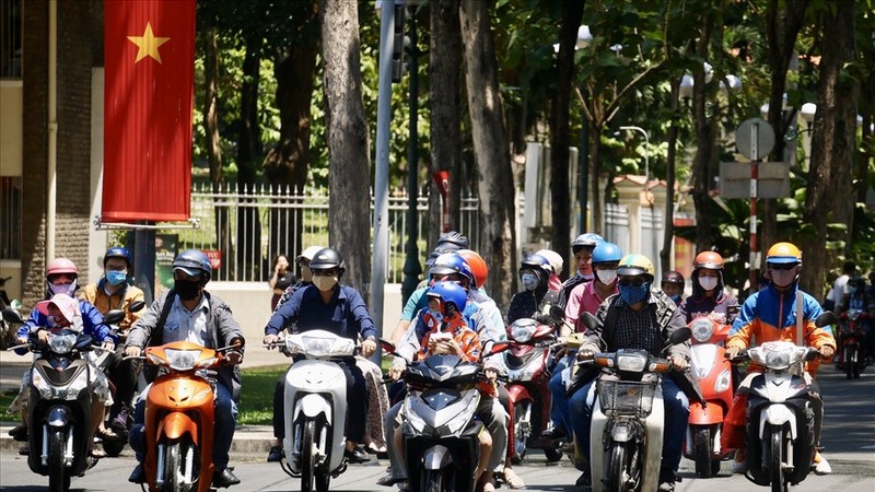 酷热天气笼罩胡志明市与南部。