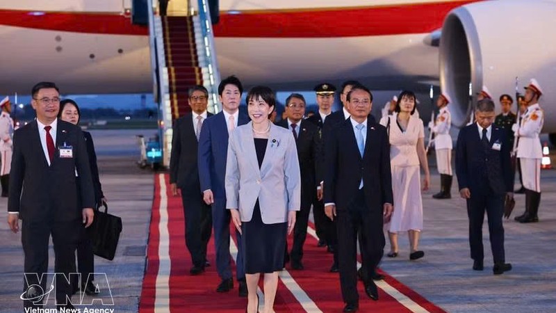 日本首相高市早苗抵达河内，开始对越南进行正式访问