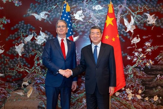 中美在韩国举行经贸磋商。