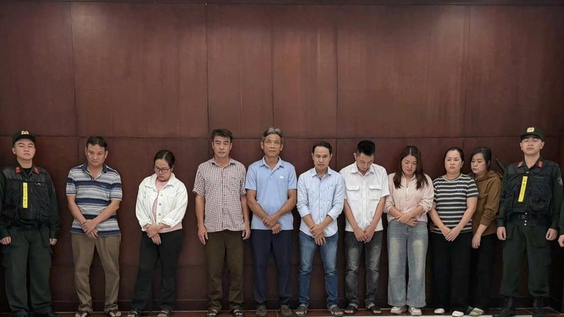 嫌犯在调查机关。图:胡志明市公安机关