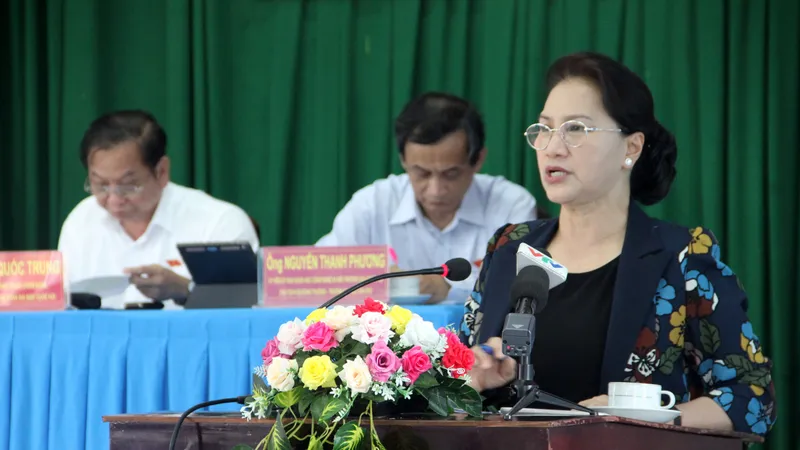 Chủ tịch Quốc hội Nguyễn Thị Kim Ngân cùng Đoàn Đại biểu Quốc hội TP Cần Thơ tiếp xúc cử tri tại phường Lê Bình