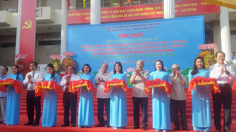 Triển lãm ảnh “50 năm thực hiện Di chúc của Chủ tịch Hồ Chí Minh”