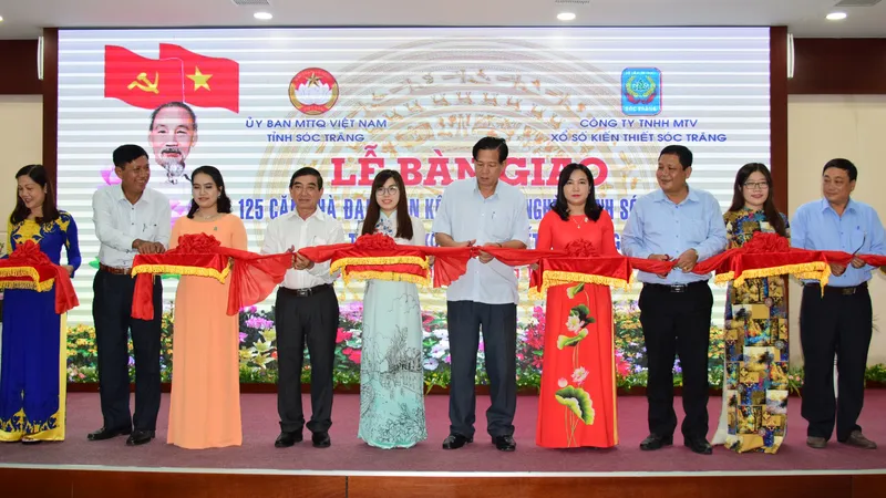 Sóc Trăng trao 125 căn nhà đại đoàn kết cho hộ nghèo
