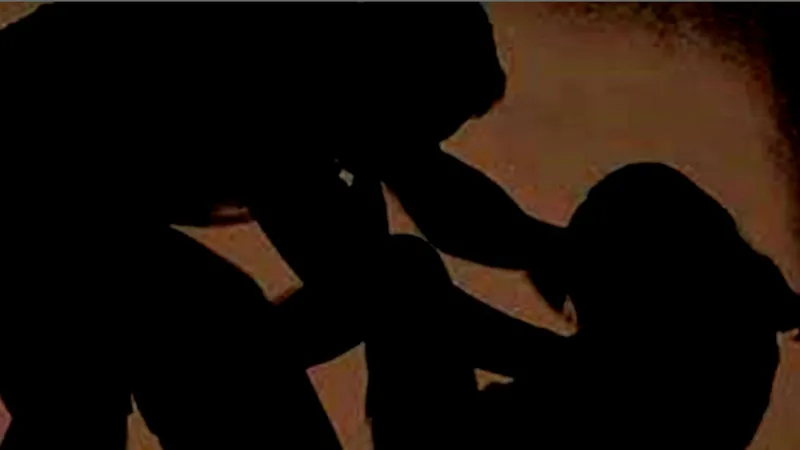 Truy tìm nghi phạm hiếp dâm, cướp tiền của bé gái bán vé số