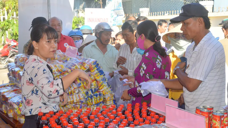“Phiên chợ nhân đạo” tại các xã đảo