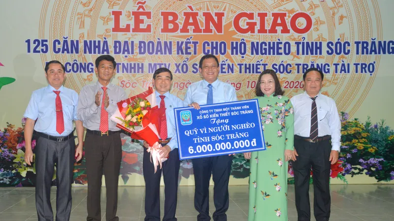 Sóc Trăng bàn giao 125 căn nhà cho hộ nghèo