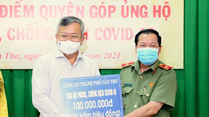Cần Thơ tiếp nhận 1,9 tỷ đồng ủng hộ phòng chống dịch Covid-19