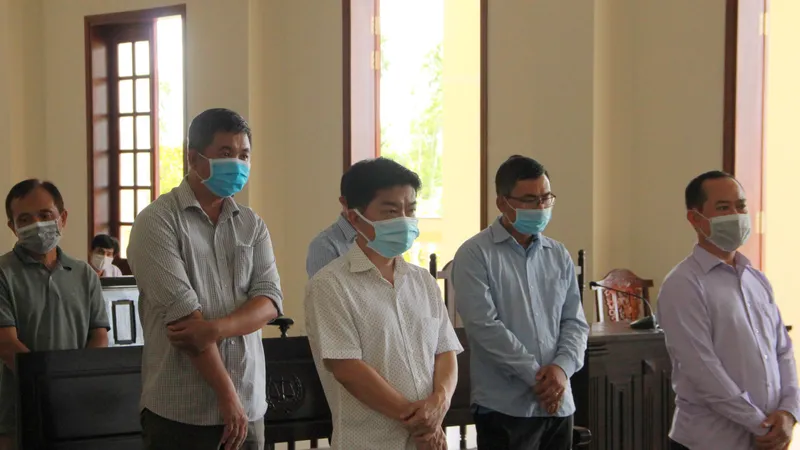 Các bị cáo tại phiên tòa