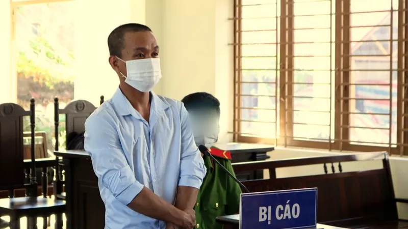 Say xỉn tấn công lực lượng chốt kiểm dịch lãnh 9 tháng tù