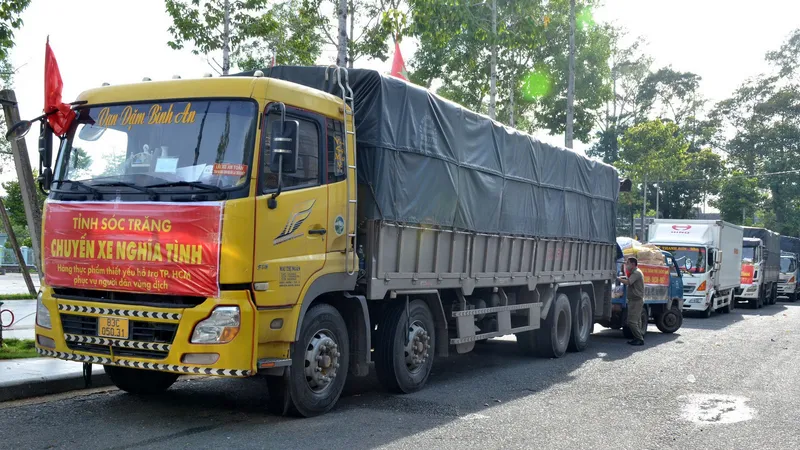 “Chuyến xe nghĩa tình” của người dân Sóc Trăng đến với đồng bào TPHCM