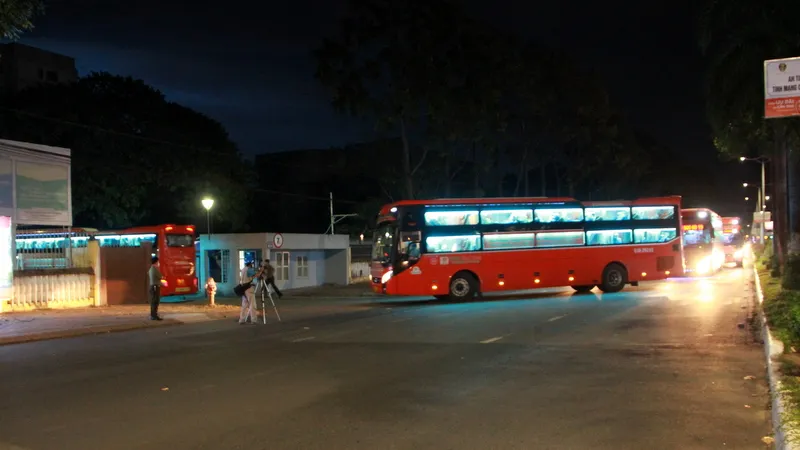 Cần Thơ đón hơn 300 người dân từ TPHCM về quê
