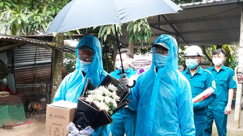 Nhiều địa phương ĐBSCL tổ chức lễ tưởng niệm đồng bào tử vong và cán bộ, chiến sĩ hy sinh trong đại dịch Covid-19