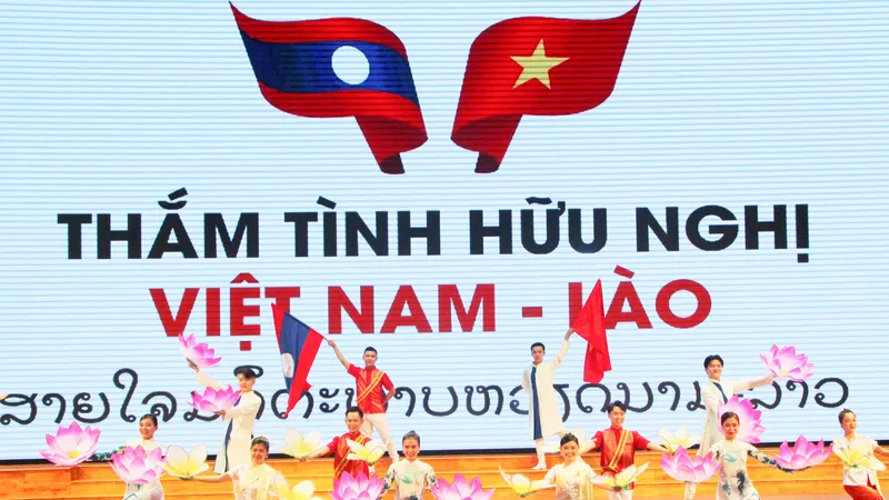 Nhiều hoạt động kỷ niệm 60 năm quan hệ Việt Nam – Lào tại Cần Thơ
