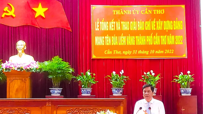 Cần Thơ lần đầu tiên trao giải báo chí Búa liềm vàng