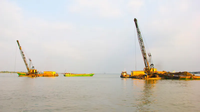 Vẫn loay hoay tìm nguồn cát san lấp cho các dự án cao tốc tại ĐBSCL