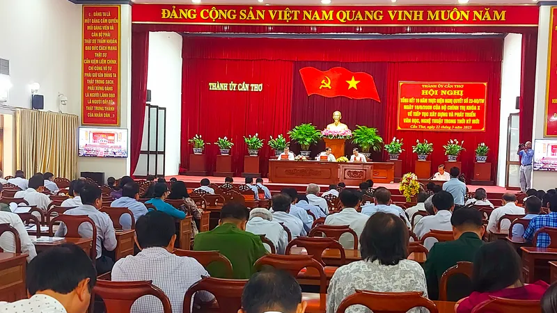 Cần Thơ tổng kết 15 năm xây dựng và phát triển văn học, nghệ thuật