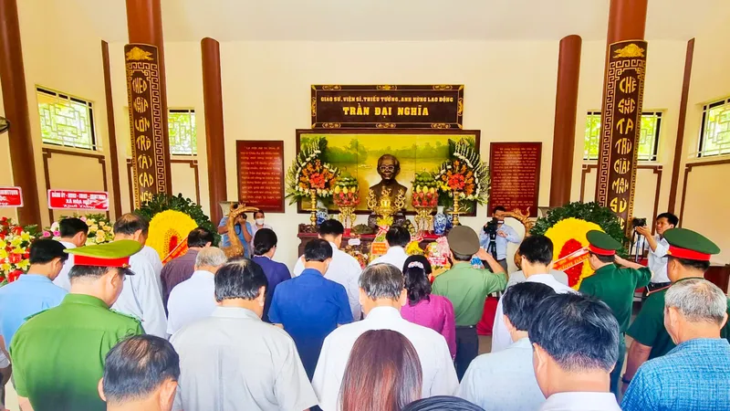 Dâng hương kỷ niệm 26 năm Ngày mất Giáo sư Trần Đại Nghĩa