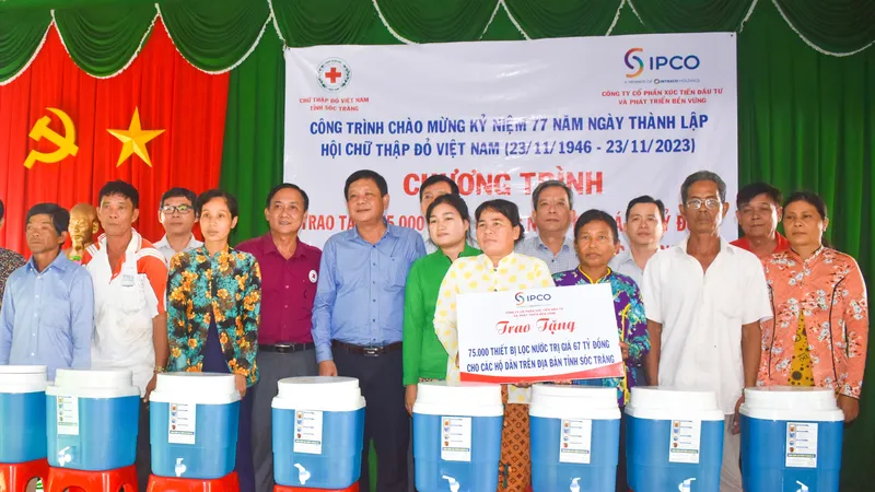 Sóc Trăng: Trao 75.000 thiết bị lọc nước cho người dân vùng hạn mặn
