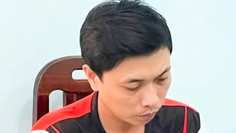 Khởi tố đối tượng “cạo” vé số trật thành trúng để lừa tiền