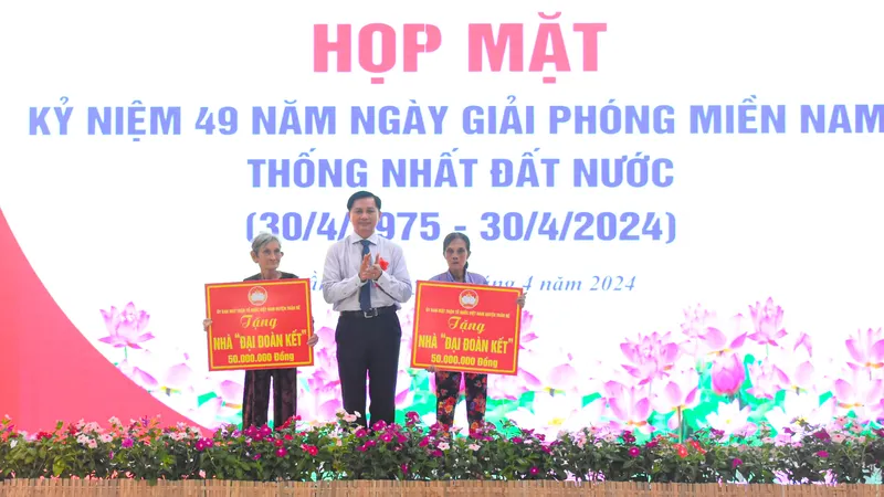 Sóc Trăng họp mặt 49 năm Ngày Giải phóng miền Nam, thống nhất đất nước