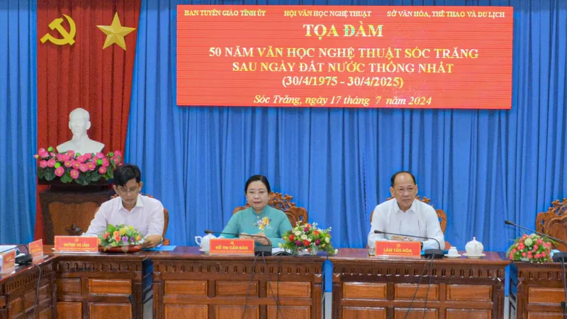 Nâng cao trình độ để làm tốt sứ mệnh người chiến sĩ trên mặt trận tư tưởng