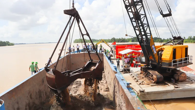 Cao tốc trục ngang ĐBSCL có thêm hơn 1,18 triệu m3 cát