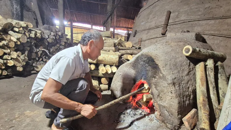 Tìm giải pháp giảm thiểu ô nhiễm môi trường tại các lò than truyền thống