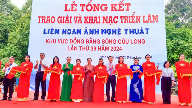 Trao giải Liên hoan Ảnh nghệ thuật Đồng bằng sông Cửu Long