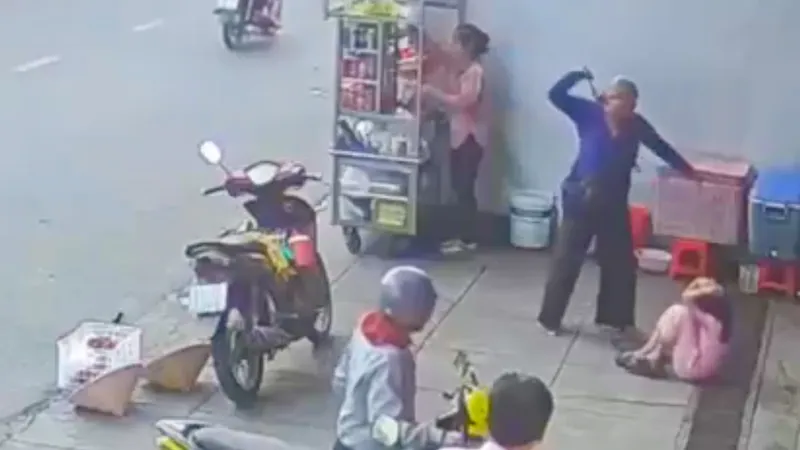 Phẫn nộ video người phụ nữ đánh dã man bé gái giữa chợ ở Vĩnh Long