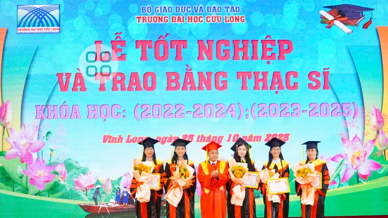 Trường Đại học Cửu Long trao bằng tốt nghiệp thạc sĩ năm 2025
