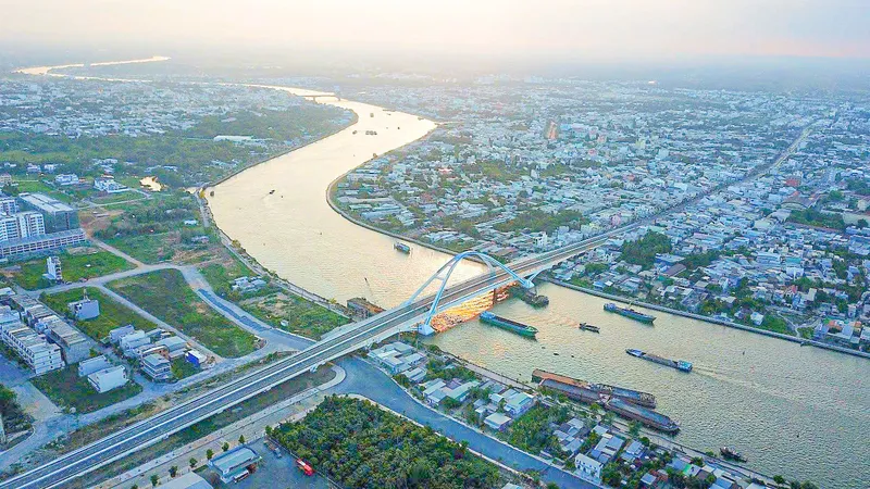 Tăng cường đầu tư công cho vận tải, logistics đường thủy