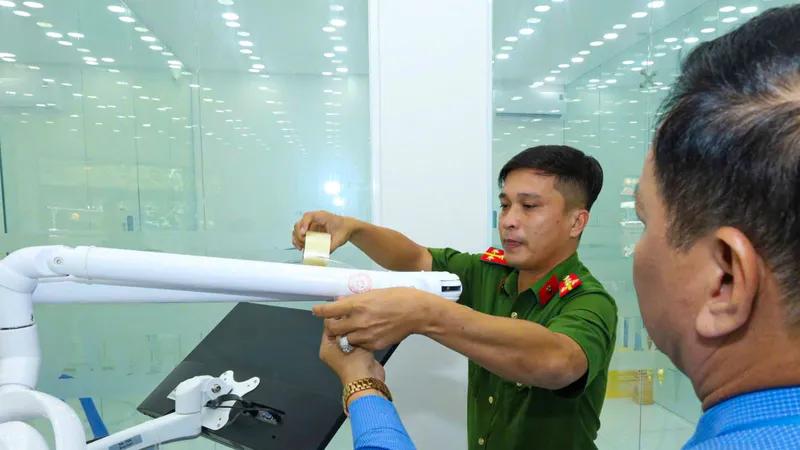 Cơ sở Nha khoa Tuệ Minh ở phường Long Mỹ (Cần Thơ) hoạt động không phép, nhân viên không có chứng chỉ hành nghề