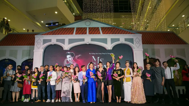 Sao Việt nô nức khoe váy áo ra mắt phim Mẹ chồng 