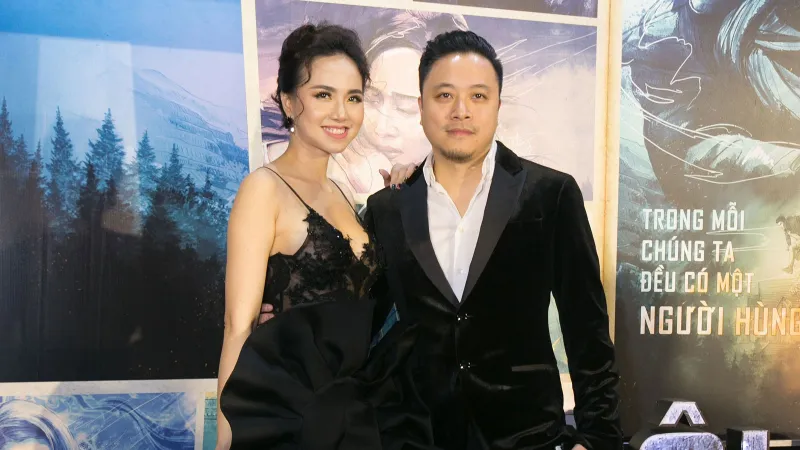 Ra mắt Lôi báo - vợ chồng đạo diễn Victor Vũ sóng bước không rời