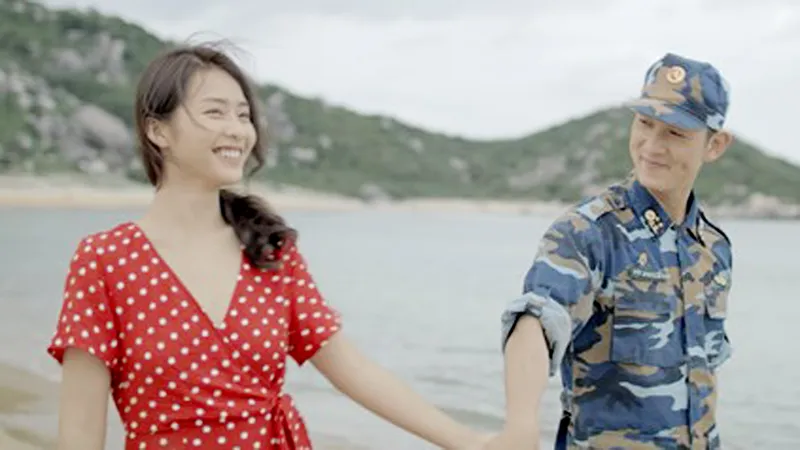 "Hậu duệ mặt trời" Việt tung MV nhạc phim cuốn hút 