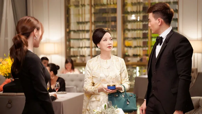 NSND Lê Khanh tái xuất màn ảnh rộng sau 20 năm vắng bóng