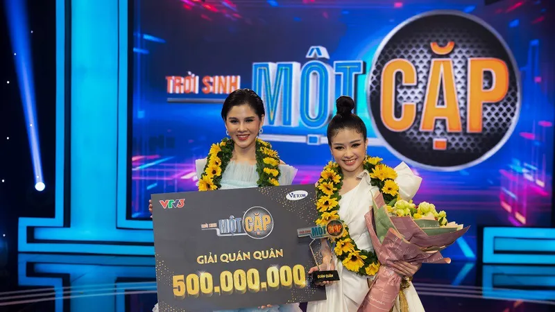 Thu Hoài “Nhà trọ Balanha” giành quán quân Trời sinh một cặp mùa 4