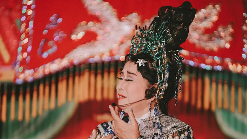 "Đoạn trường vinh hoa": Chuyện đời gánh cải lương tuồng cổ