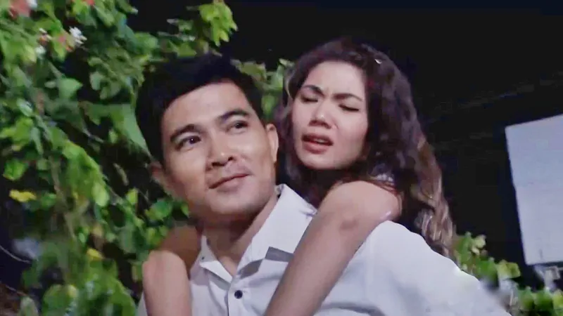 Chuyện “thuê người yêu” dịp tết lên phim