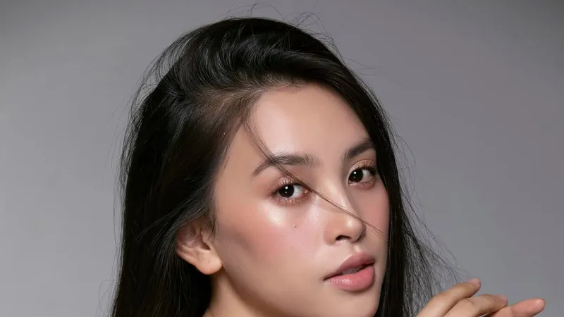Lấn sân điện ảnh, hoa hậu Tiểu Vy tham gia phim kinh dị nặng đô
