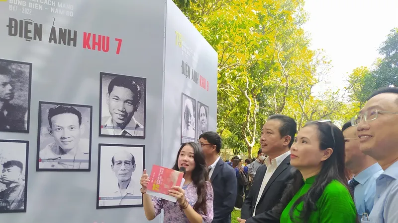 Nhiều tư liệu quý tại triển lãm 75 năm điện ảnh cách mạng Bưng biền - Nam bộ