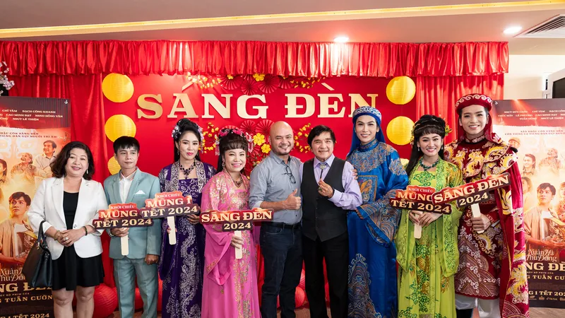 NSƯT Hữu Châu từng "khóc thầm" khi tham gia phim Sáng đèn