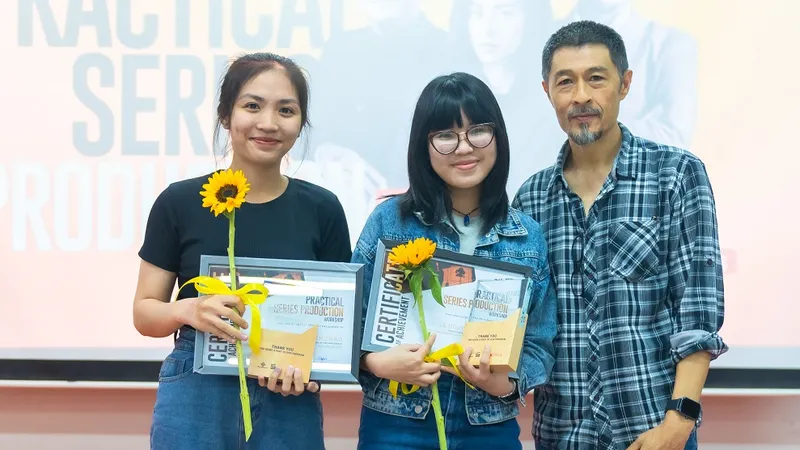 Đạo diễn Charlie Nguyễn hết lòng hỗ trợ nhà làm phim trẻ