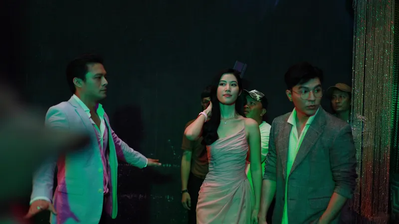 Thế giới hai mặt khốc liệt của showbiz lên phim